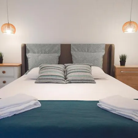 Renovated Alfama Loft, Santa Apolonia *
