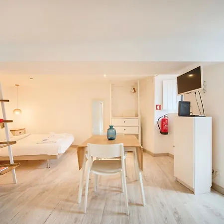 Renovated Alfama Loft, Santa Apolonia Apartamento *