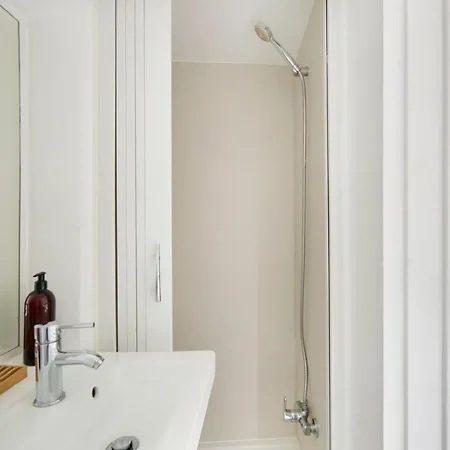 Renovated Alfama Loft, Santa Apolonia * Lisboa