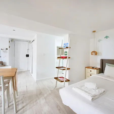 Renovated Alfama Loft, Santa Apolonia *