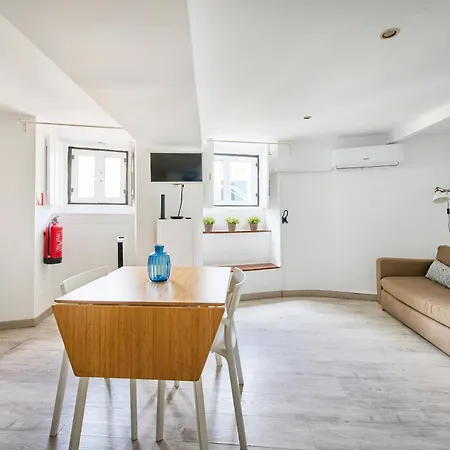 Renovated Alfama Loft, Santa Apolonia * Lisboa