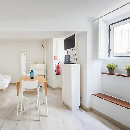 Apartamento Renovated Alfama Loft, Santa Apolonia